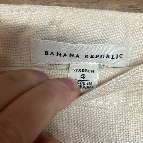 Banana Republic size 4 Stretch Khaki Color Knee-Length Pencil Skirt with Pockets - Picture 2 of 10